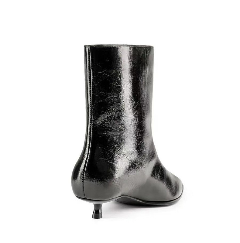 新作、秋冬のレディース、黒の光沢のあるレザー製アンクルブーツ - Leather Classic Strap のレビューと価格