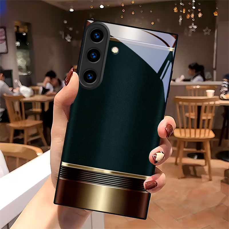 高級感のあるレトロなメタルフレームとブラックガラスのスマホケ - Samsung Galaxy S24 のレビューと価格